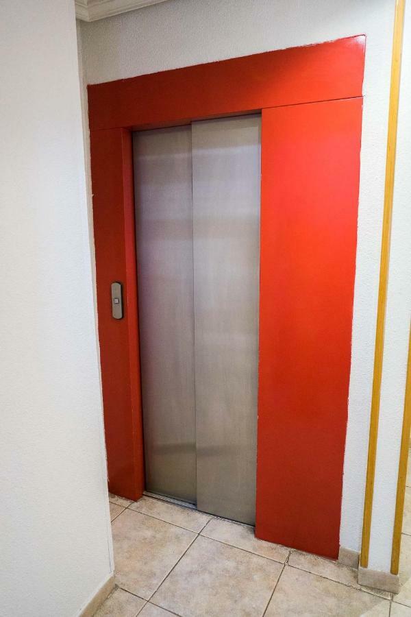 Piso Moderno Centro Madridアパートメント エクステリア 写真