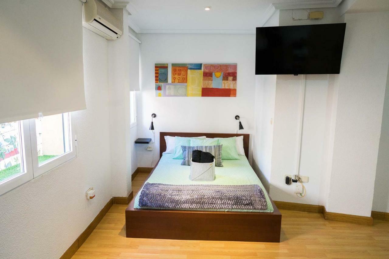 Piso Moderno Centro Madridアパートメント エクステリア 写真